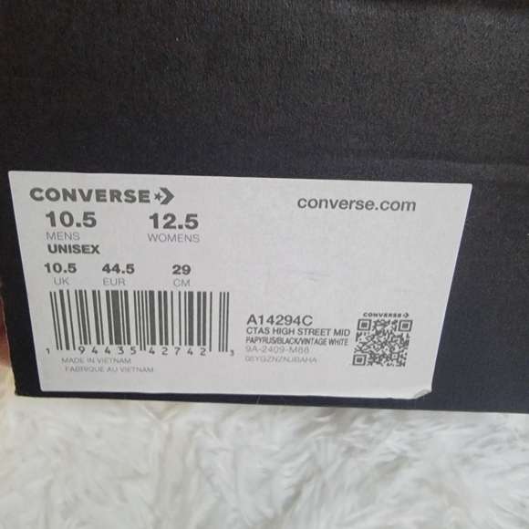Converse Men's Black and White Mid-Top Sneakers - Picture 14 of 14